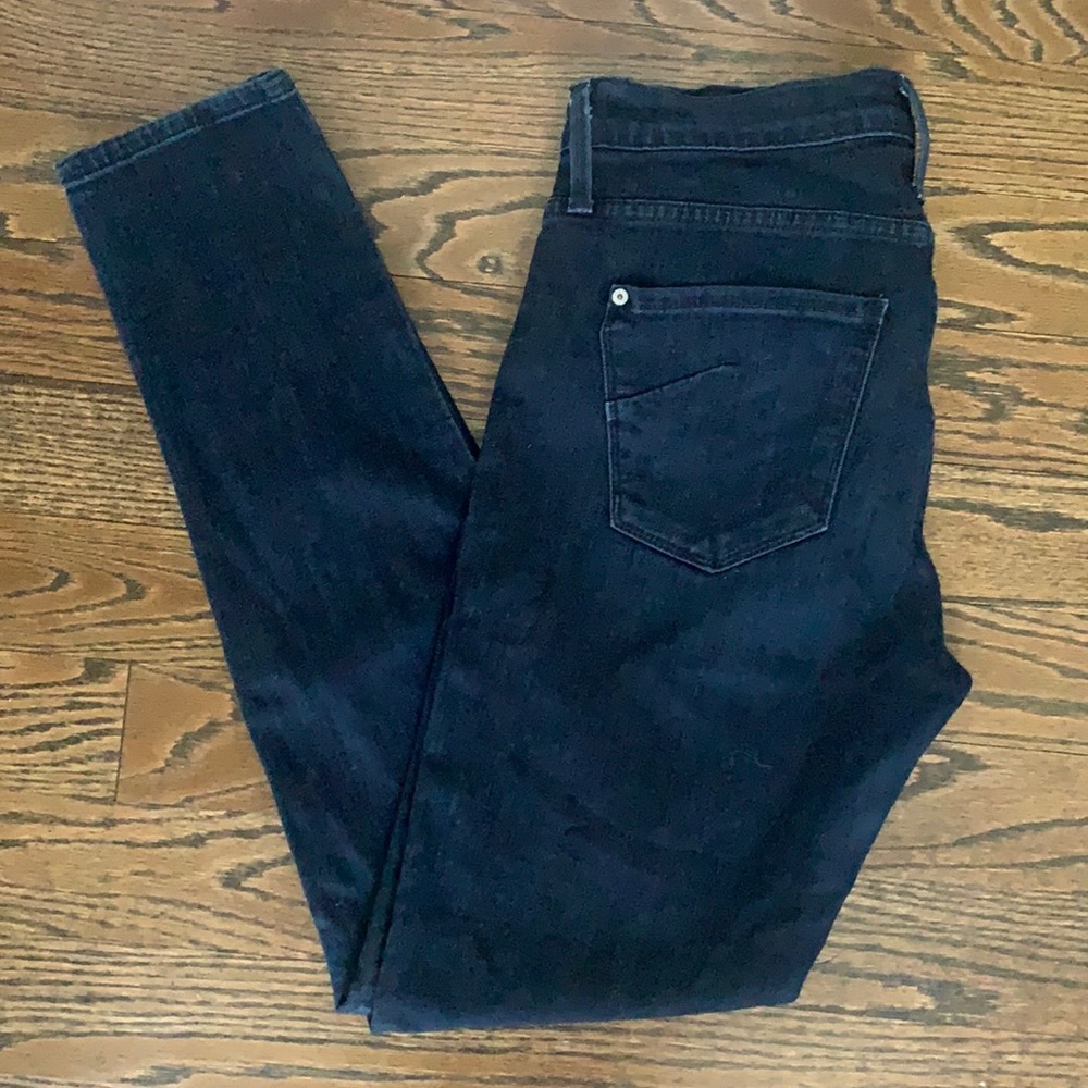 James Jeans- dark wash skinny jean w/stretch-SZ 31
